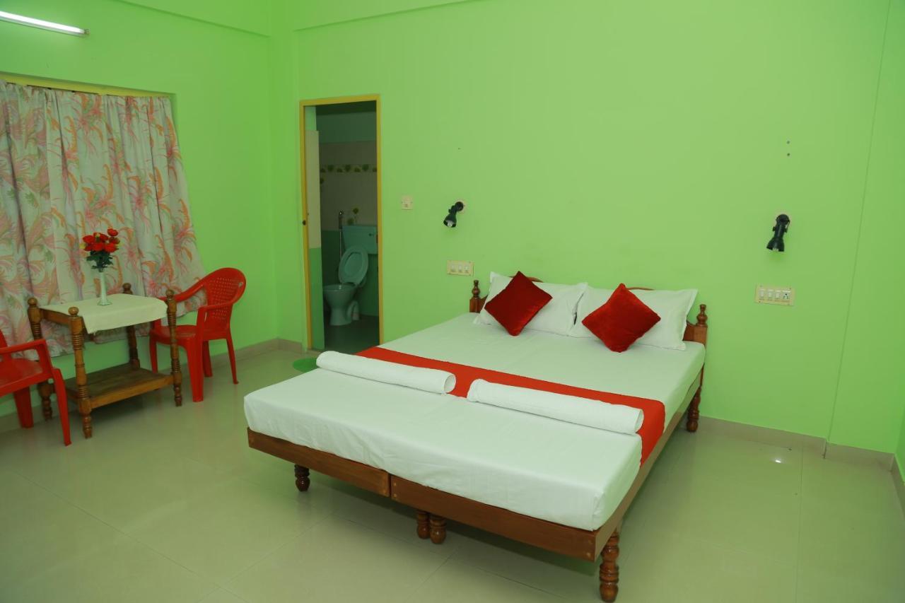 Shirleys Beach Hotel โกวาลัม ภายนอก รูปภาพ