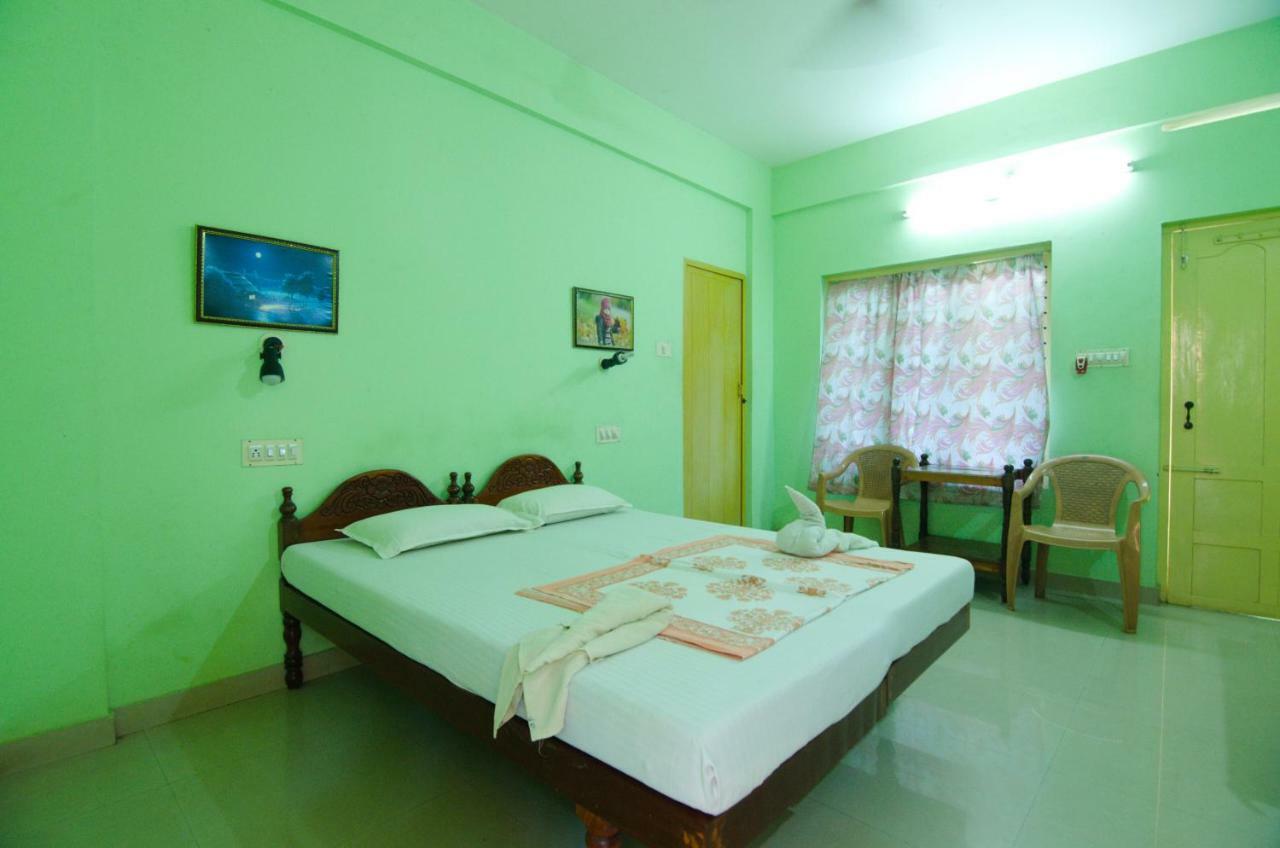 Shirleys Beach Hotel โกวาลัม ภายนอก รูปภาพ
